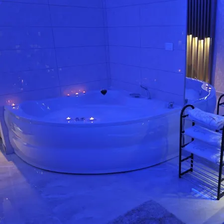 Jacuzzi Apartman De Lux - Cacak Exterior photo