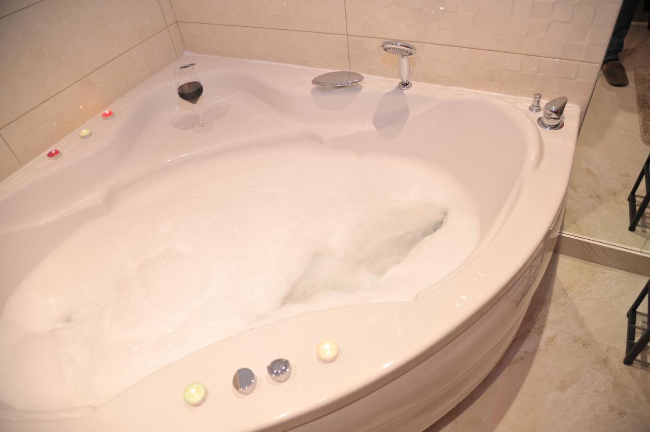 Jacuzzi De Lux - Apartment