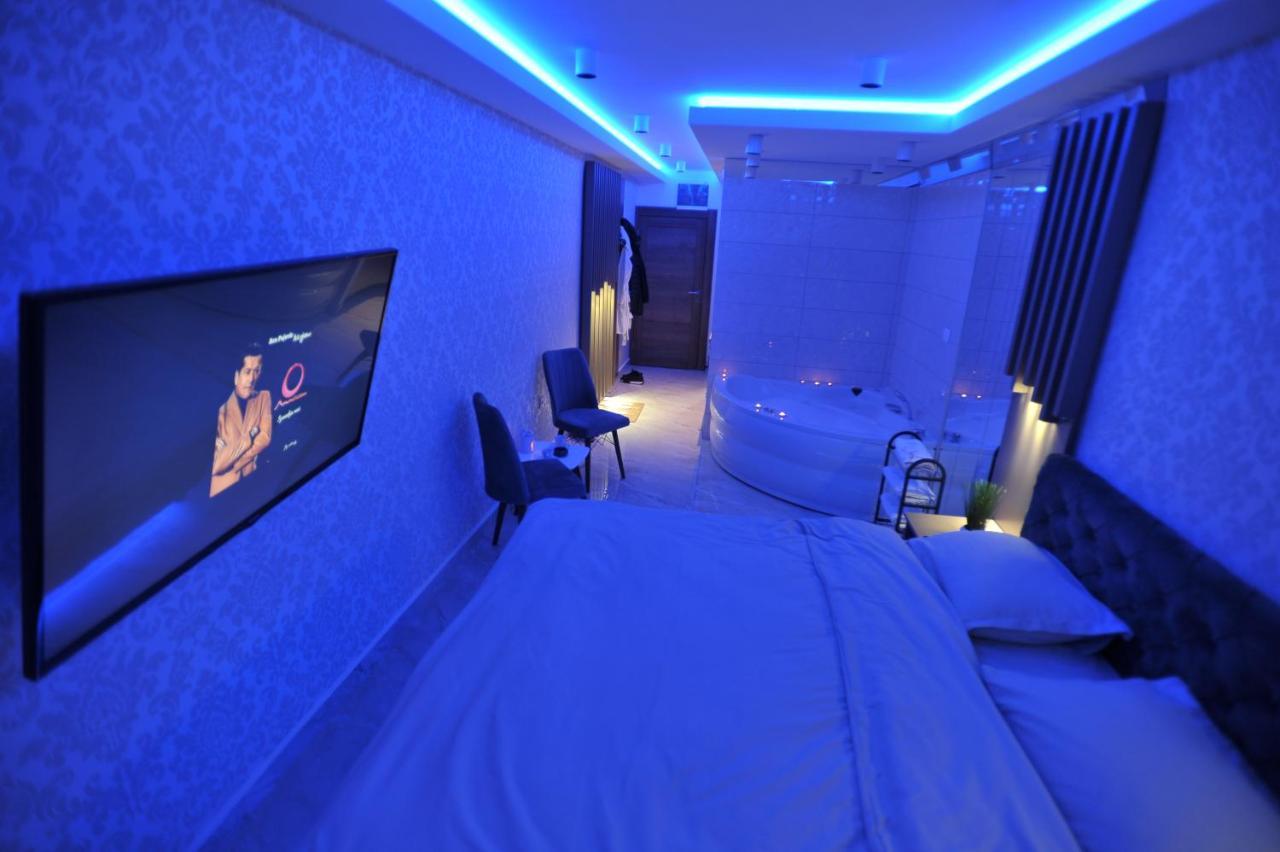 Jacuzzi De Lux - * Cacak