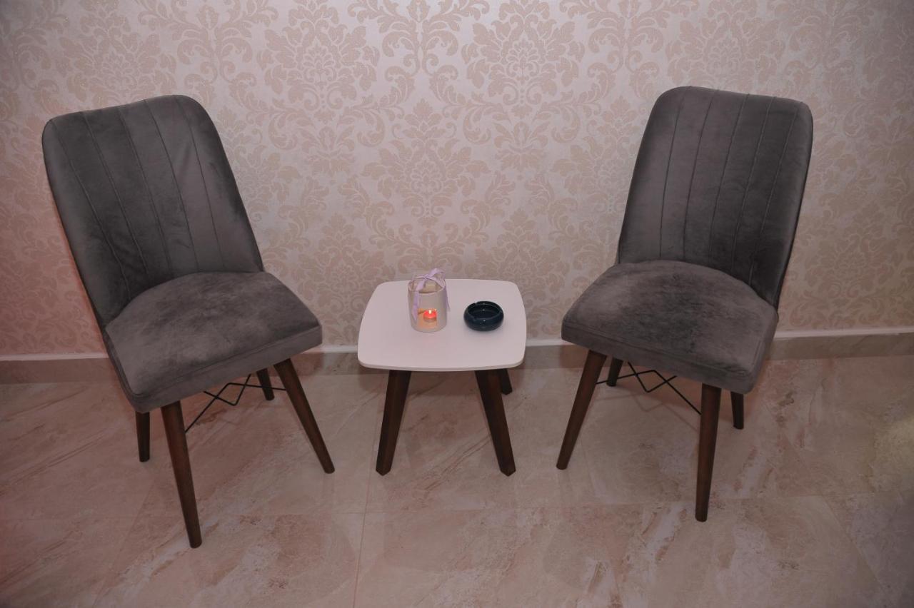 Apartment Jacuzzi De Lux - *