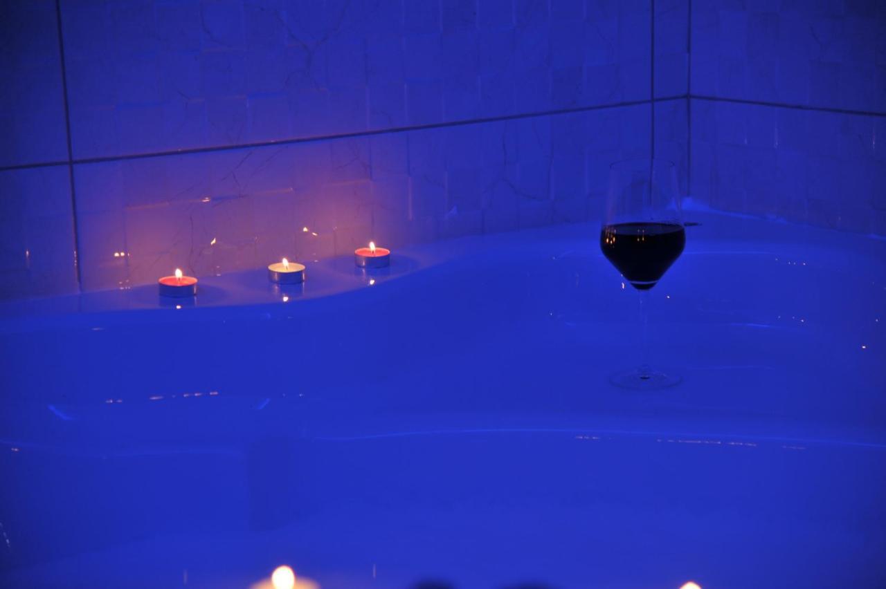 Jacuzzi De Lux - Cacak