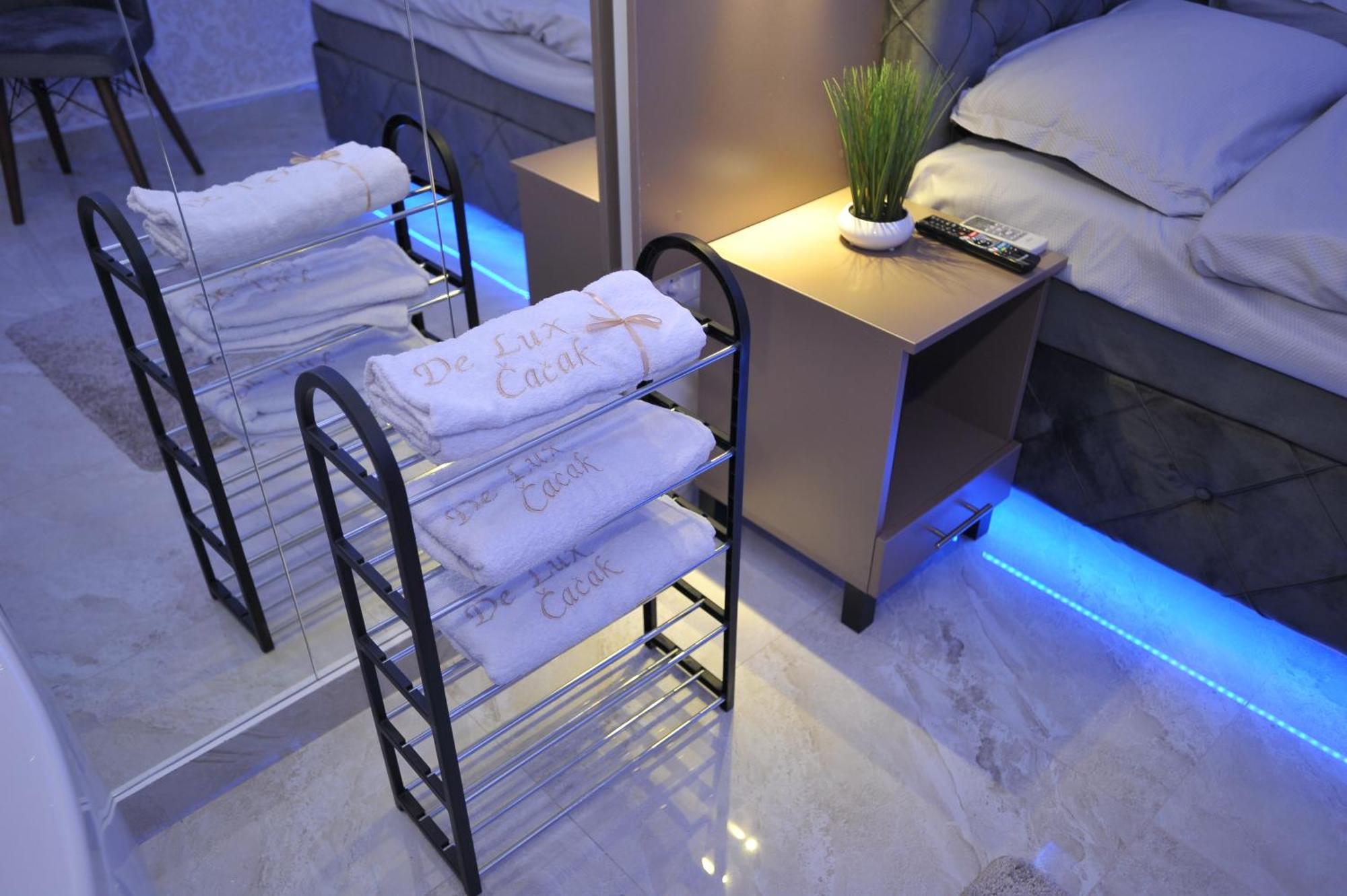 Jacuzzi De Lux - Apartment Cacak