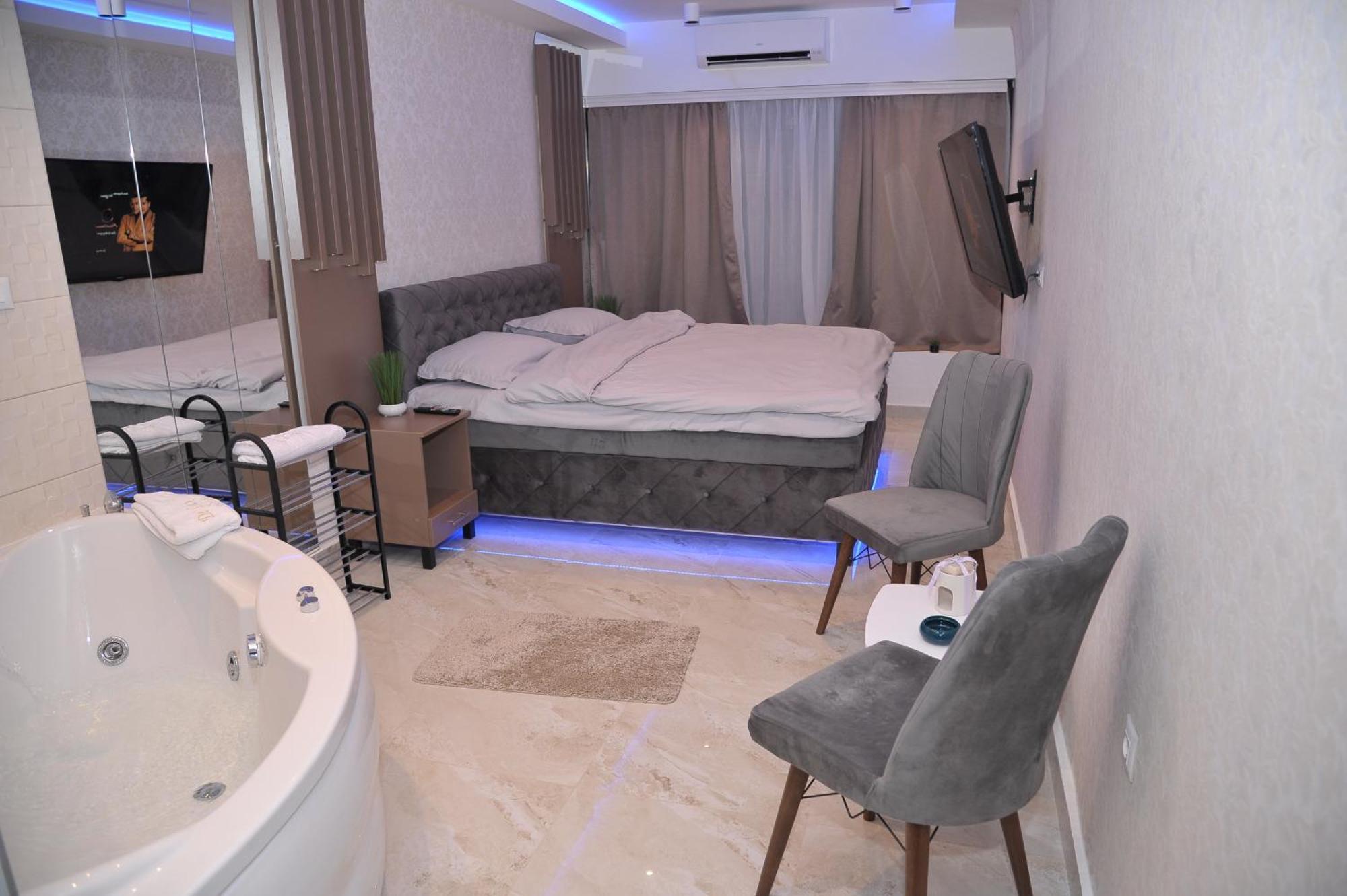 Apartment Jacuzzi De Lux - Cacak