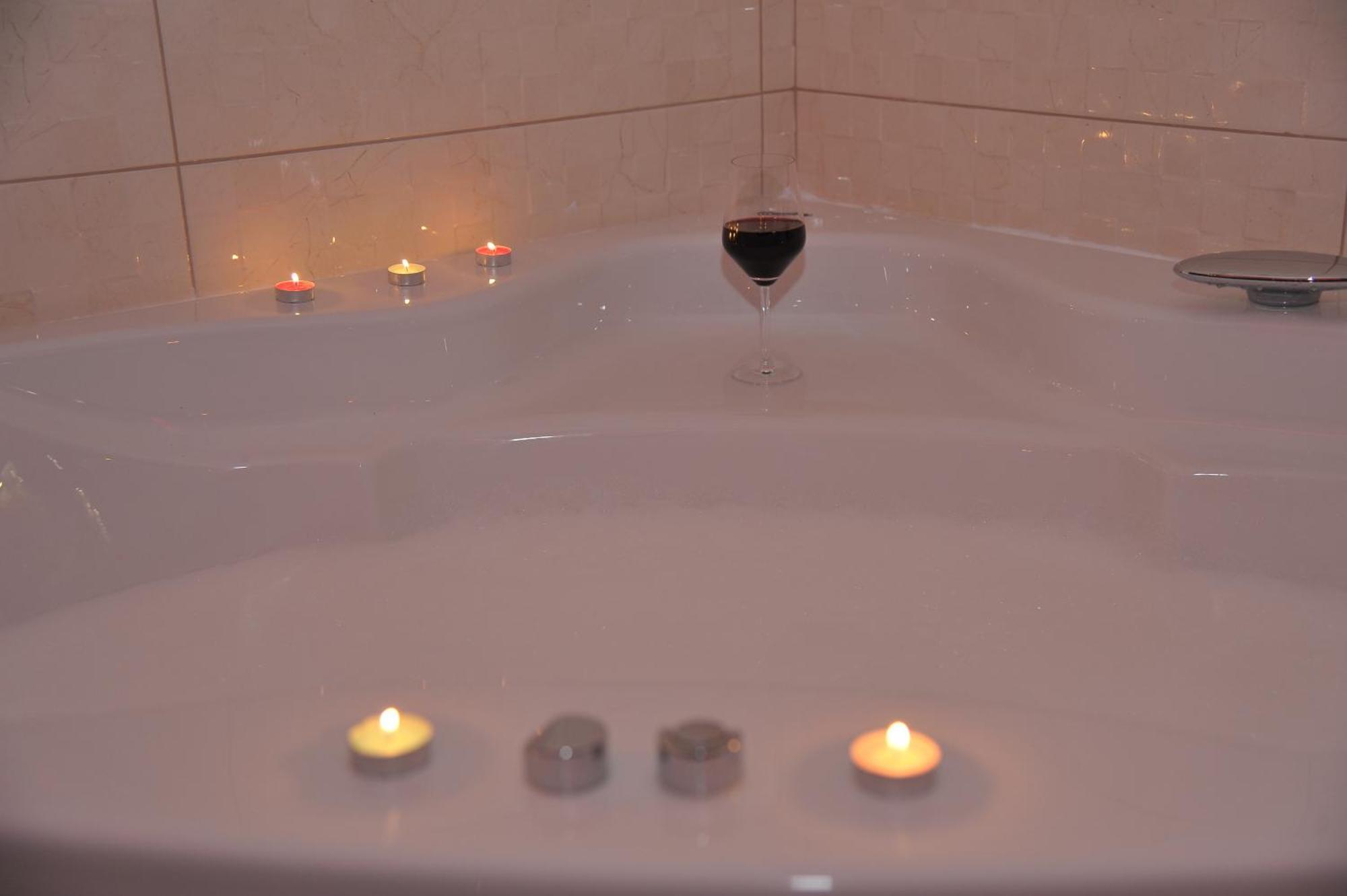 Jacuzzi De Lux -