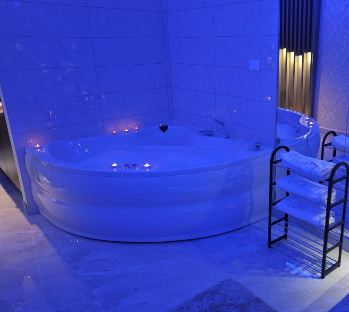 Apartment Jacuzzi De Lux -